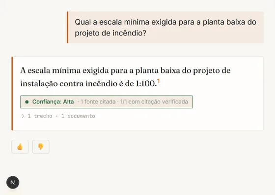 Gravação da tela do ARQ|Lex: a pergunta sobre a escala mínima da planta baixa do projeto de incêndio, respondida com 1:100 e o selo Confiança Alta.